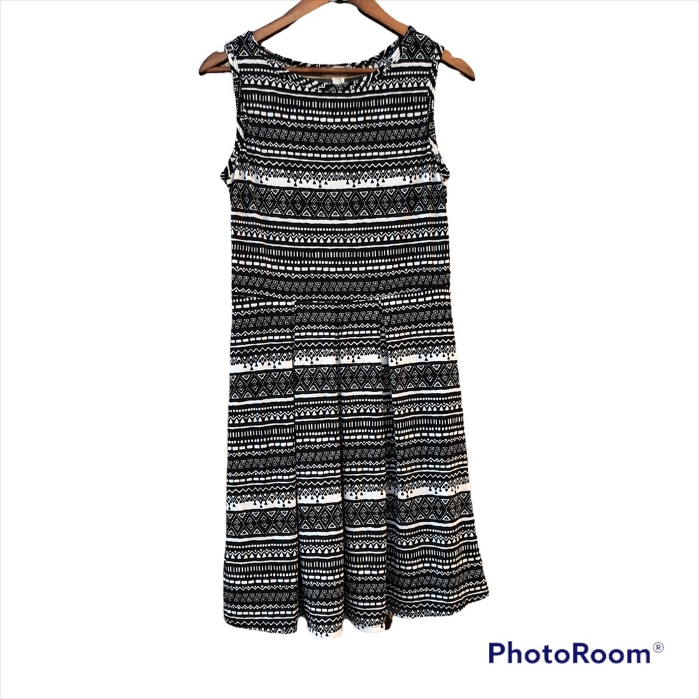 Pretty young thing Dress Pleated juniors Sz. XL Tribal